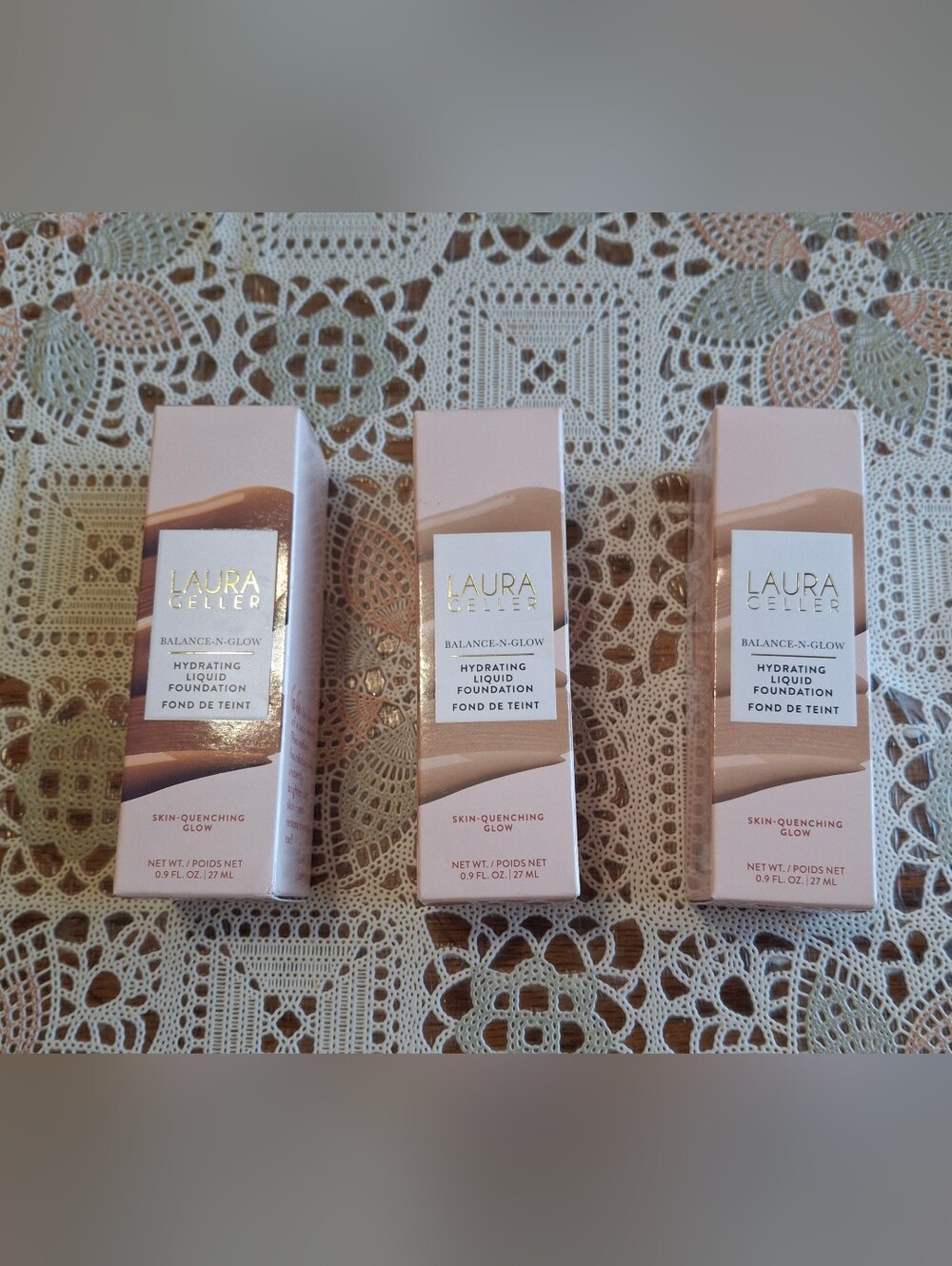 New Laura Geller Balance-N-Glow Hydrating Liquid Fundation.